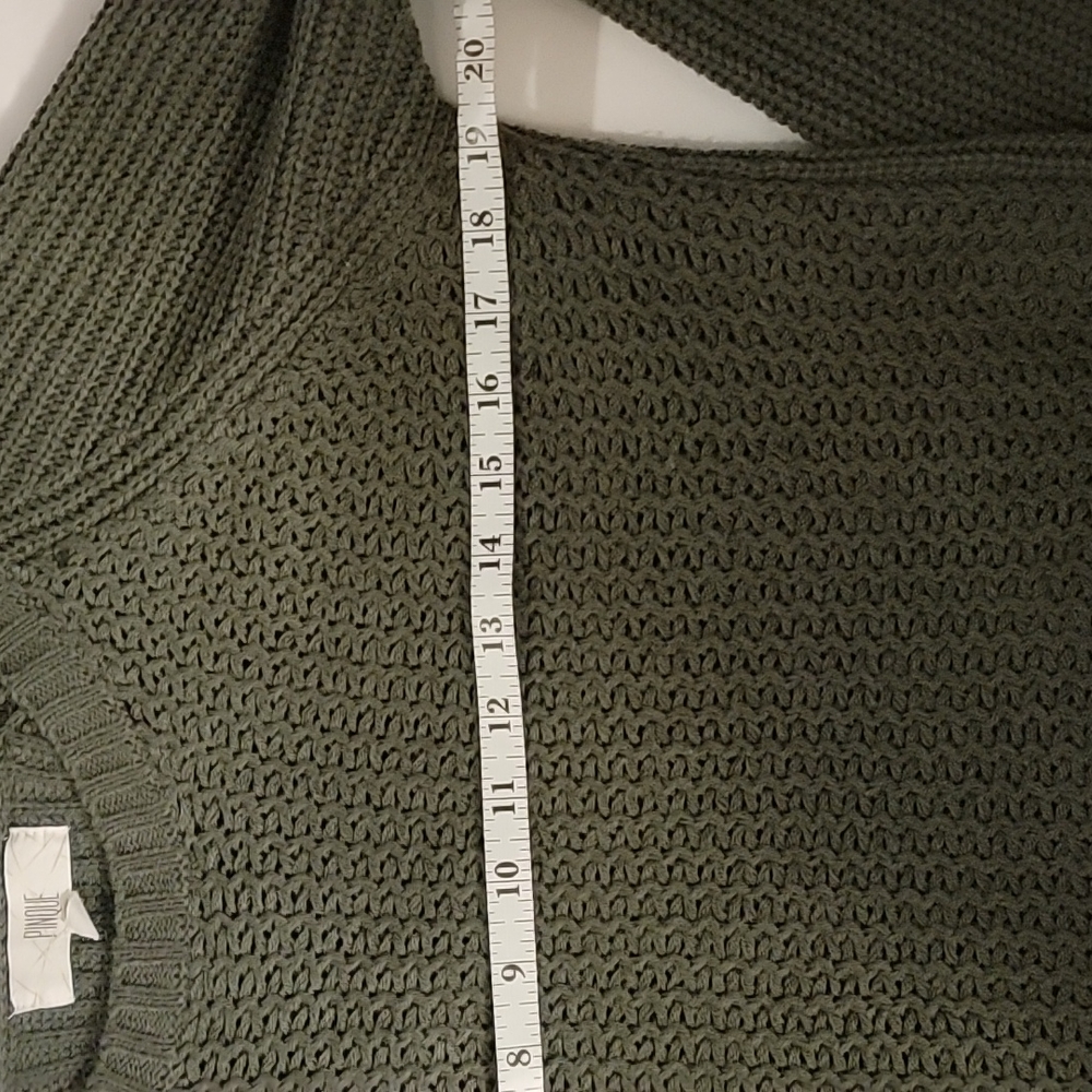 Cropped Sweater - Picture 4 of 5